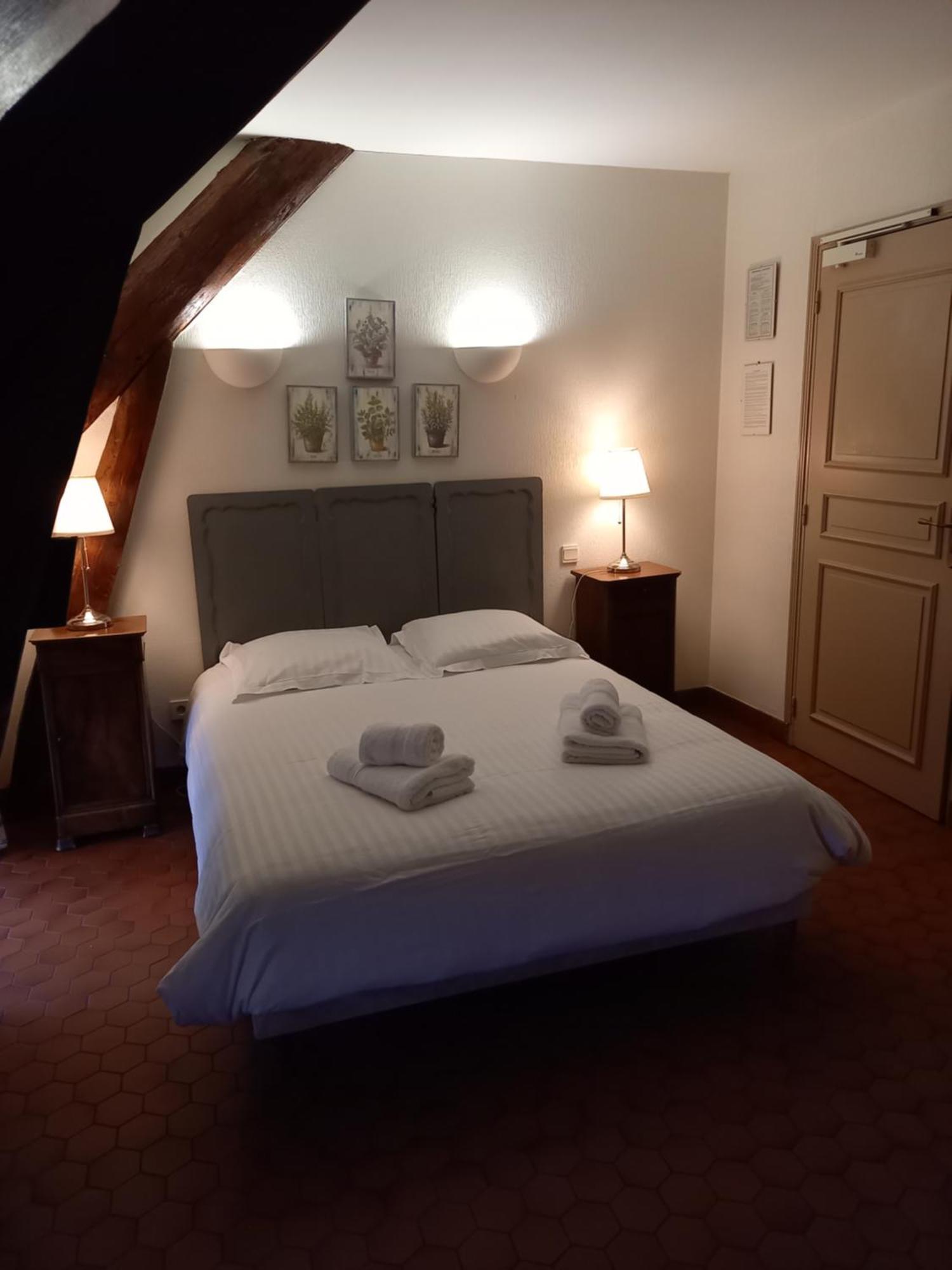 Hotel De La Halle Nolay  Zewnętrze zdjęcie