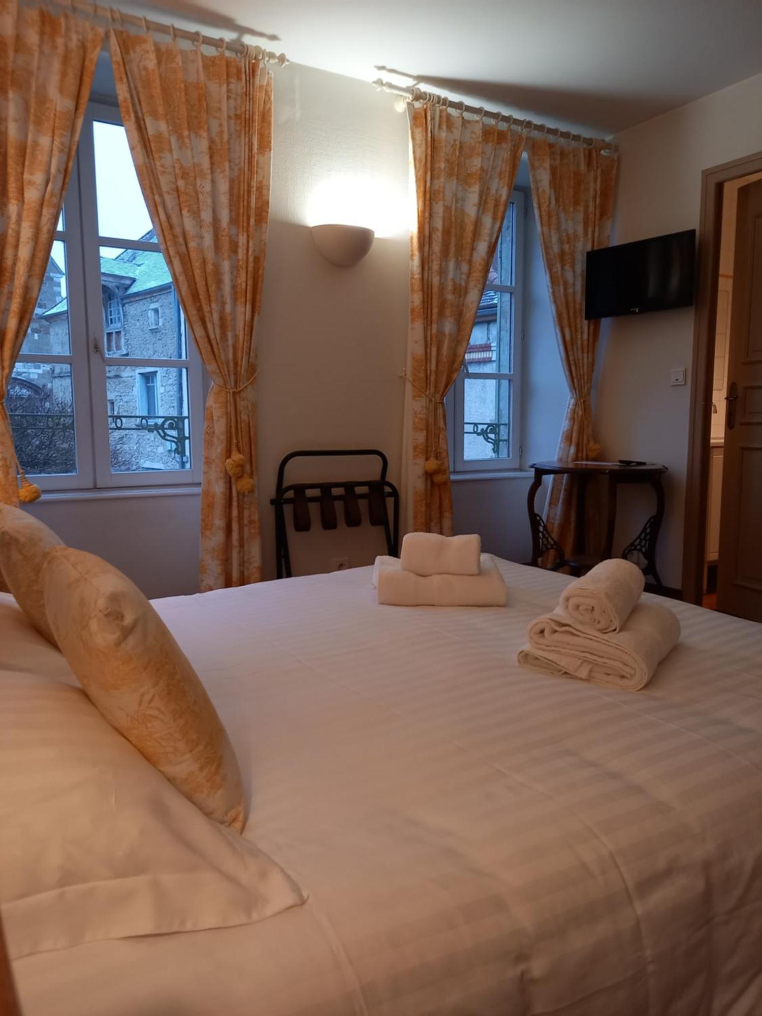 Hotel De La Halle Nolay  Zewnętrze zdjęcie