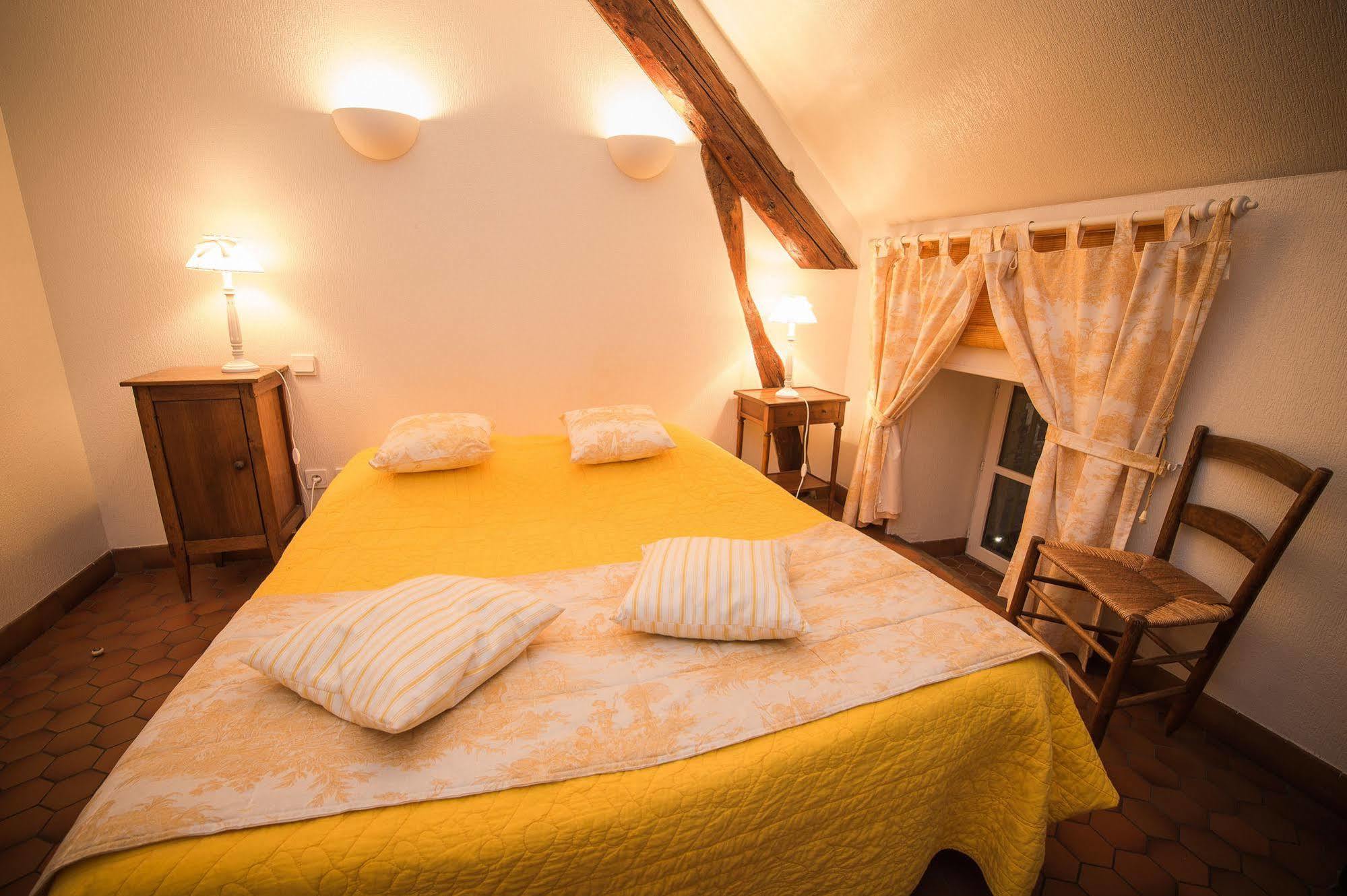 Hotel De La Halle Nolay  Zewnętrze zdjęcie